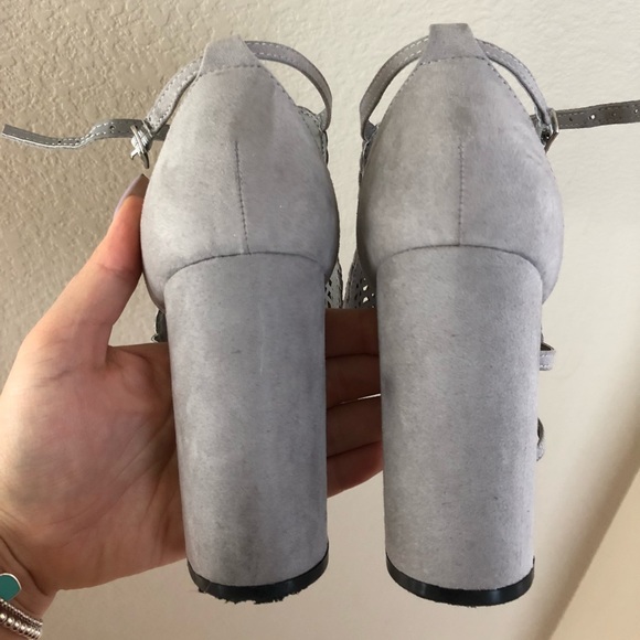 Super cute woven gray wedges❕❕❕ - Picture 4 of 6